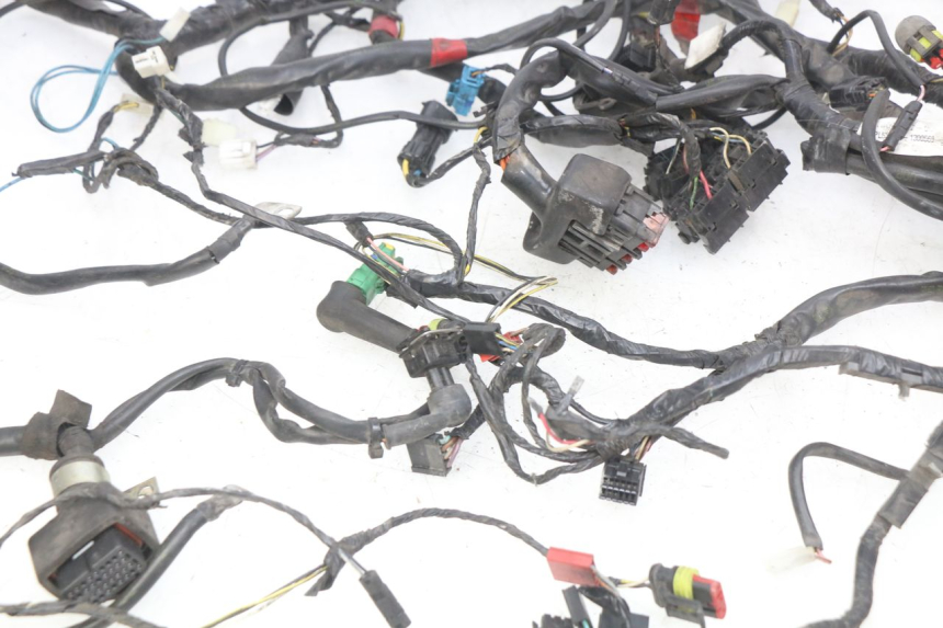 photo de CABLEADO PIAGGIO MP3 LT 300 (2010 - 2016) - Características distintivas
