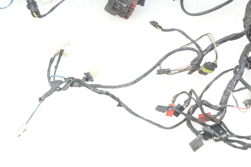 photo de CABLEADO PIAGGIO MP3 LT 300 (2010 - 2016) - Detalles de los puntos de fijación
