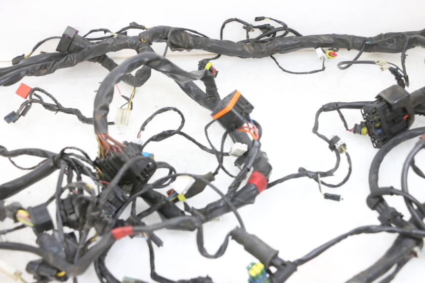 photo de CABLEADO PIAGGIO MP3 RL 250 (2007 - 2010) - Características distintivas