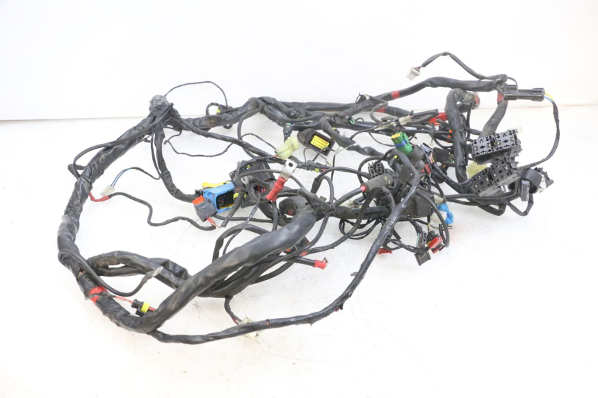 photo de CABLEADO PIAGGIO MP3 500 (2016 - 2018) - Detalles de los puntos de fijación