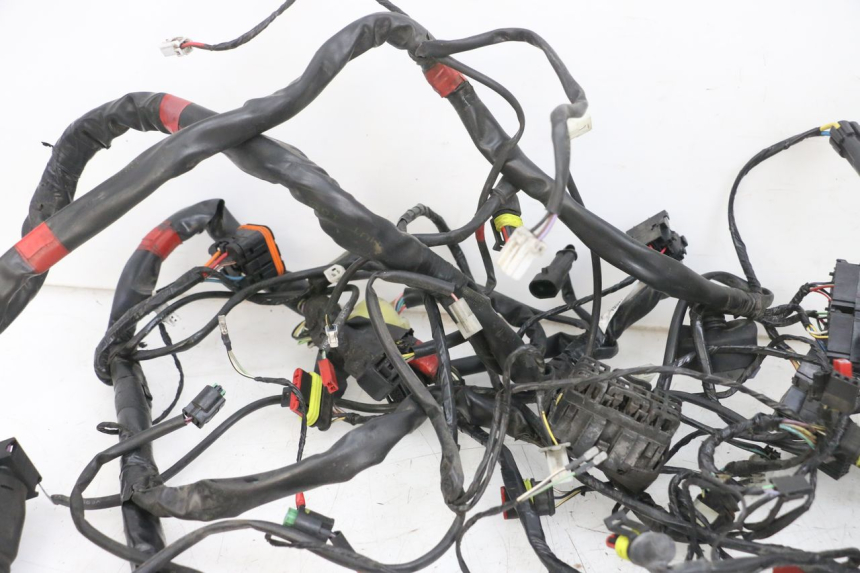 photo de CABLEADO PIAGGIO MP3 500 (2016 - 2018) - Estado de la superficie y material