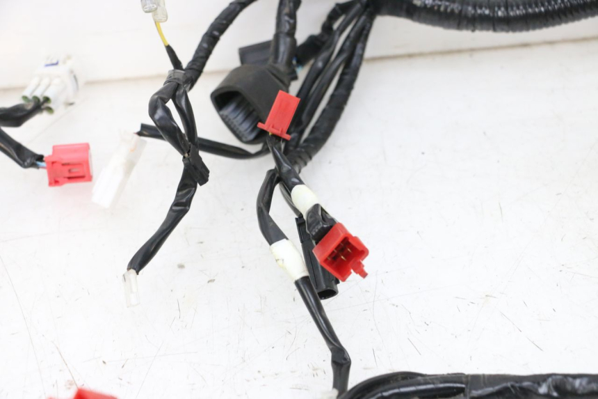 photo de CABLEADO YAMAHA NEO'S CORE 1 (2022 - 2026) - Primer plano de alta resolución