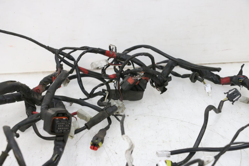photo de CABLEADO PIAGGIO VESPA GTS SUPER IE 125 (2009 - 2016) - Primer plano técnico