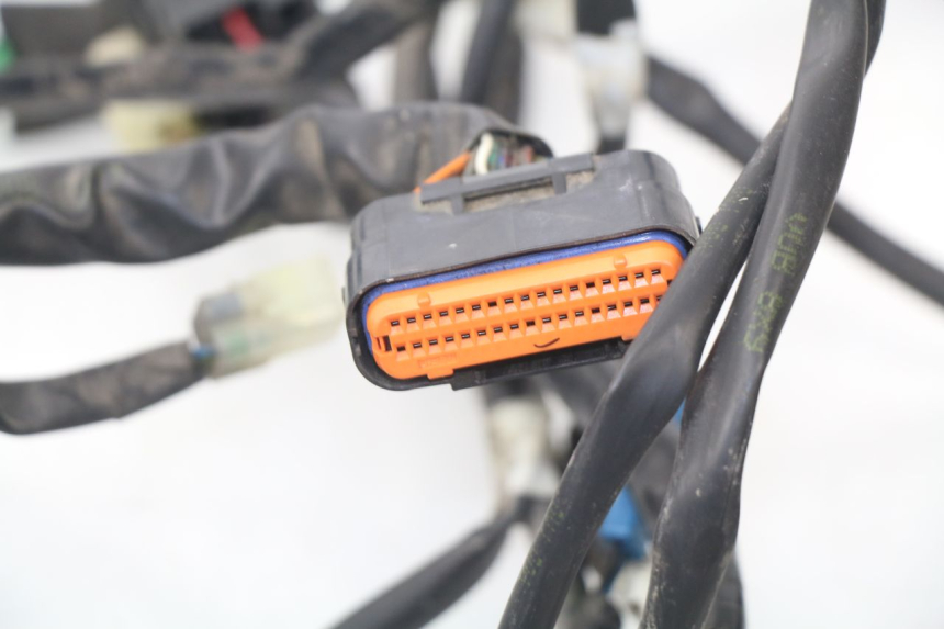 photo de CABLEADO YAMAHA XMAX X-MAX ABS 125 (2014 - 2016) - Primer plano técnico
