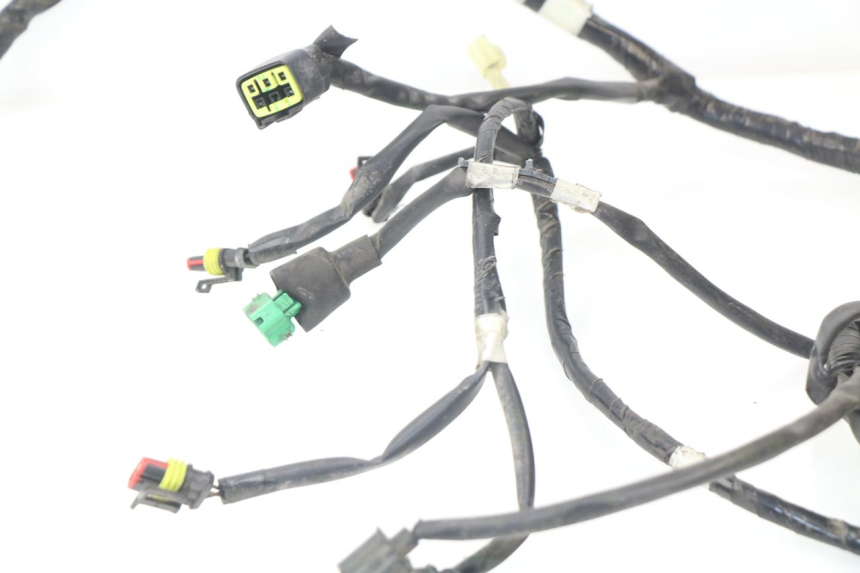 photo de CABLEADO YAMAHA XMAX X-MAX ABS 125 (2014 - 2016) - Detalles de los puntos de fijación