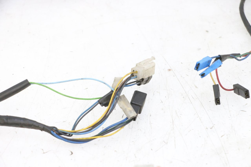 photo de CABLEADO YAMAHA YP MAJESTY 125 (2002 - 2006) - Zoom sobre los componentes