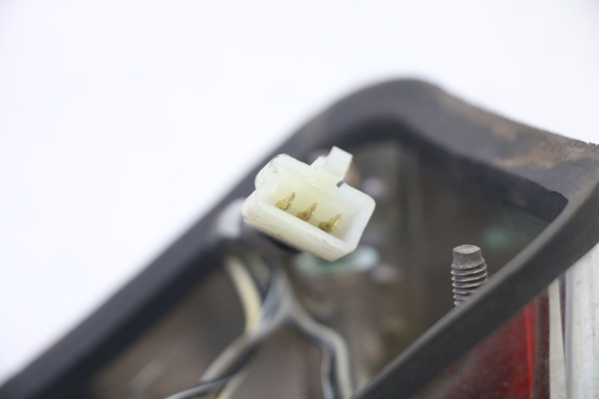 photo de LUZ TRASERA HYOSUNG GV AQUILA 125 (2000 - 2004)