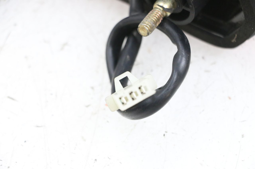 photo de LUZ TRASERA MAG POWER BOMBERS 4T 50 (2016 - 2026) - Primer plano técnico