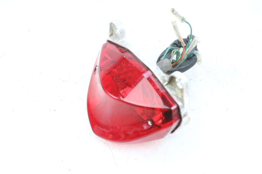 photo de FARO TRASERO SYM CROX 4T 50 (2016 - 2023) - Primer plano técnico