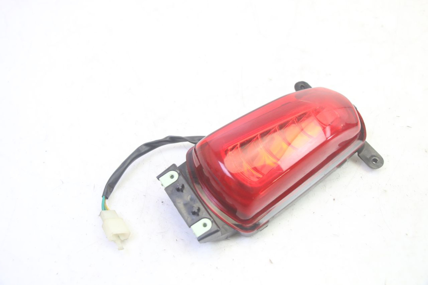 photo de LUZ TRASERA PEUGEOT DJANGO 4T 50 (2014 - 2019) - Otra perspectiva