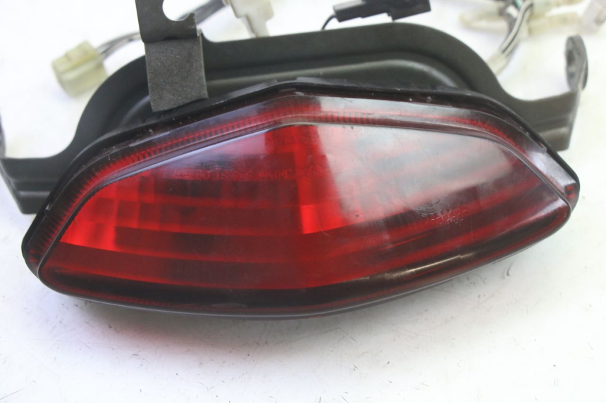photo de LUZ TRASERA SUZUKI DL V STROM 1000 (2002 - 2007) - Zoom estado de uso