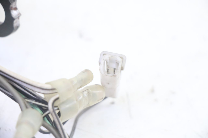 photo de LUZ TRASERA SUZUKI DL V STROM 1000 (2002 - 2007) - Detalles de los puntos de fijación