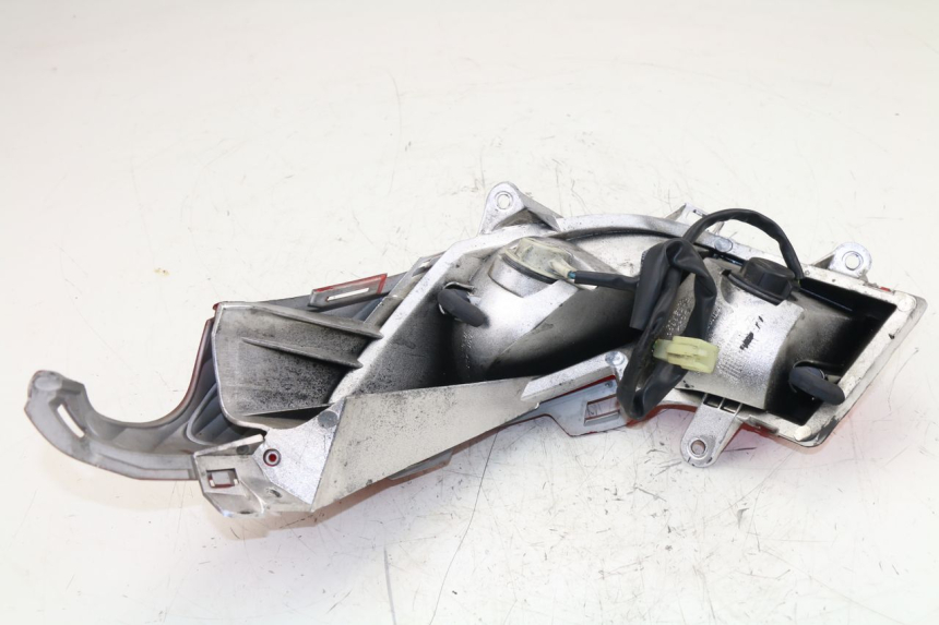 photo de LUZ TRASERA DERECHA HONDA FES S-WING SWING ABS 125 (2007 - 2015)