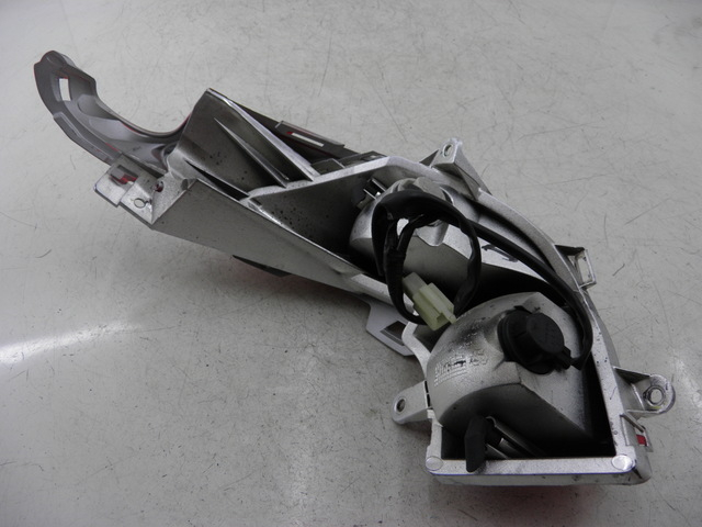 photo de LUZ TRASERA DERECHA HONDA FES S-WING SWING 125 (2007 - 2015)