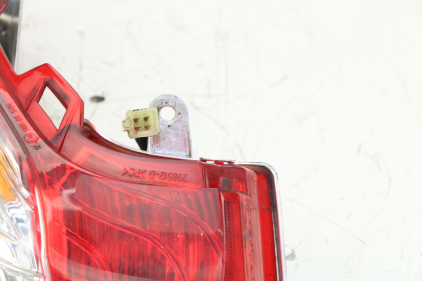 photo de LUZ TRASERA DERECHA HONDA FES S-WING SWING 125 (2007 - 2015)