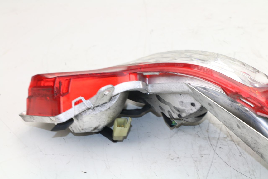 photo de LUZ TRASERA DERECHA HONDA FES S-WING SWING 125 (2007 - 2015)