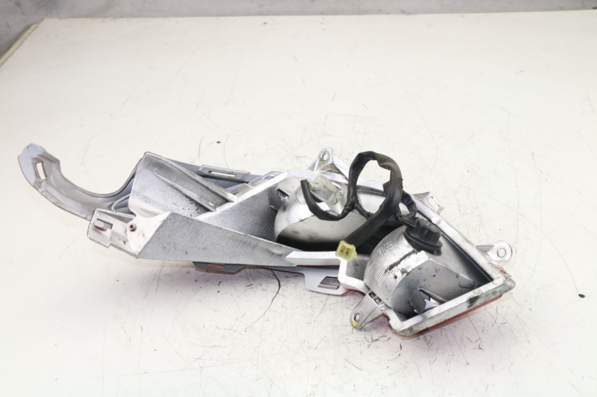 photo de LUZ TRASERA DERECHA HONDA FES S-WING SWING 125 (2007 - 2015)