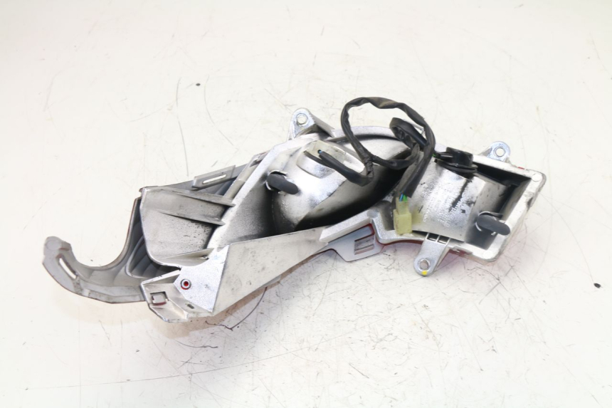 photo de LUZ TRASERA DERECHA HONDA FES S-WING SWING 125 (2007 - 2015)