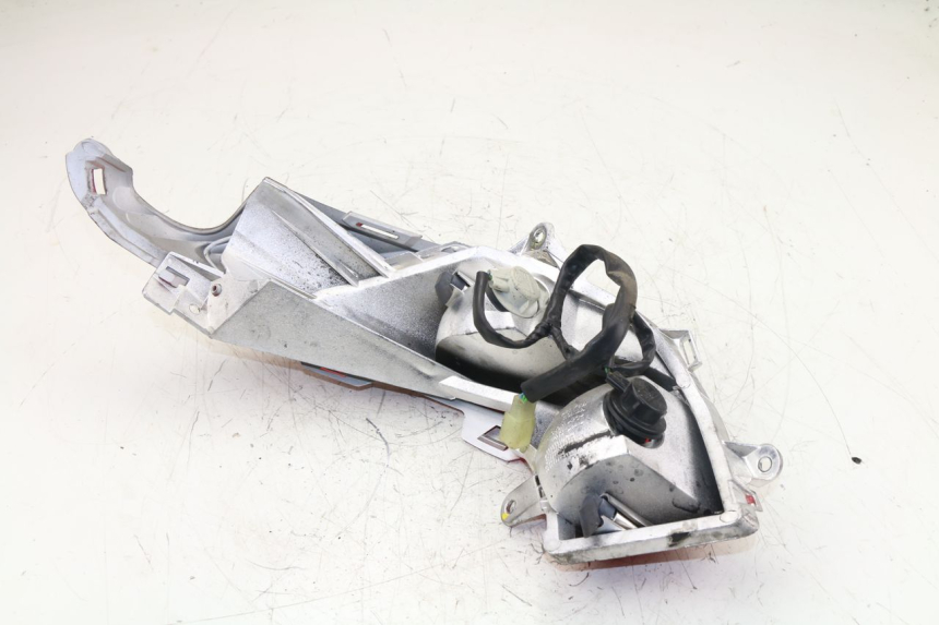 photo de LUZ TRASERA DERECHA HONDA FES S-WING SWING 125 (2007 - 2015)