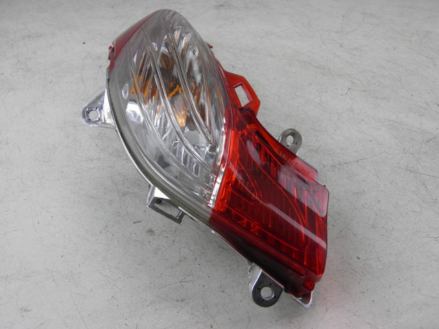 photo de LUZ TRASERA DERECHA HONDA FES S-WING SWING ABS 125 (2007 - 2015)