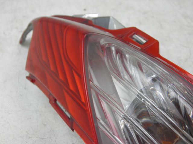 photo de LUZ TRASERA DERECHA HONDA FES S-WING SWING ABS 125 (2007 - 2015)