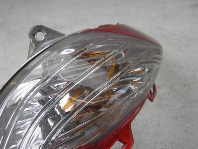 photo de LUZ TRASERA DERECHA HONDA FES S-WING SWING ABS 125 (2007 - 2015)