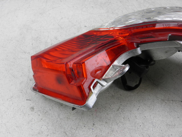 photo de LUZ TRASERA DERECHA HONDA FES S-WING SWING ABS 125 (2007 - 2015)