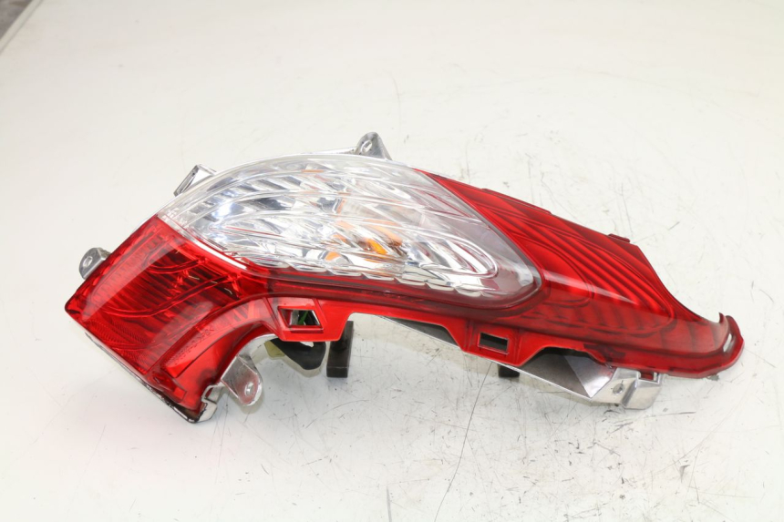 photo de LUZ TRASERA DERECHA HONDA FES S-WING SWING ABS 125 (2007 - 2015)