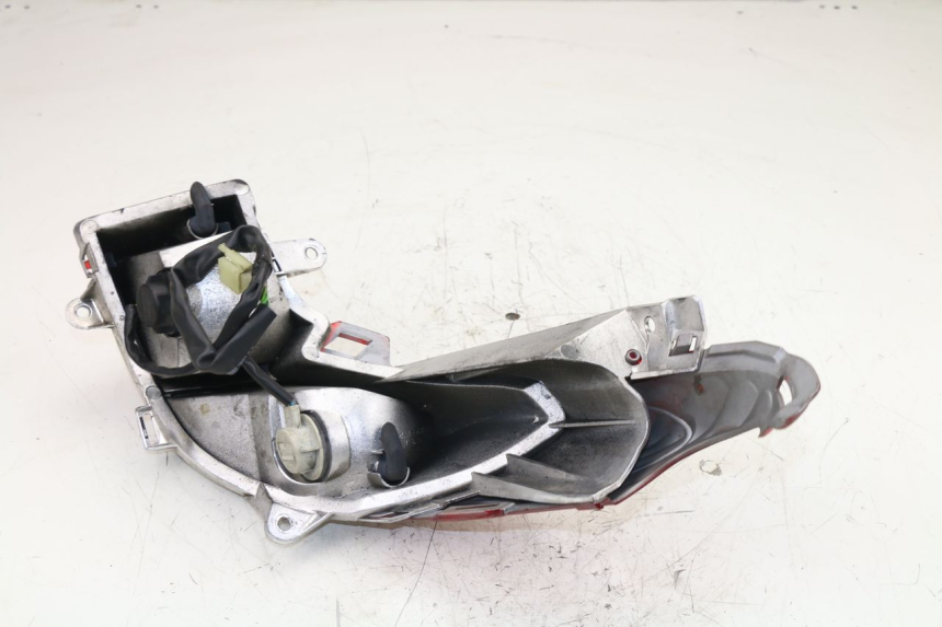 photo de LUZ TRASERA DERECHA HONDA FES S-WING SWING ABS 125 (2007 - 2015)