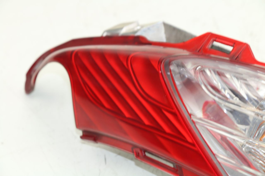 photo de LUZ TRASERA DERECHA HONDA FES S-WING SWING ABS 125 (2007 - 2015)