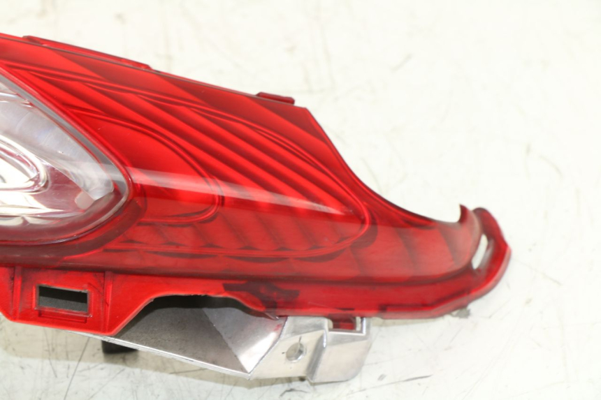 photo de LUZ TRASERA DERECHA HONDA FES S-WING SWING ABS 125 (2007 - 2015)