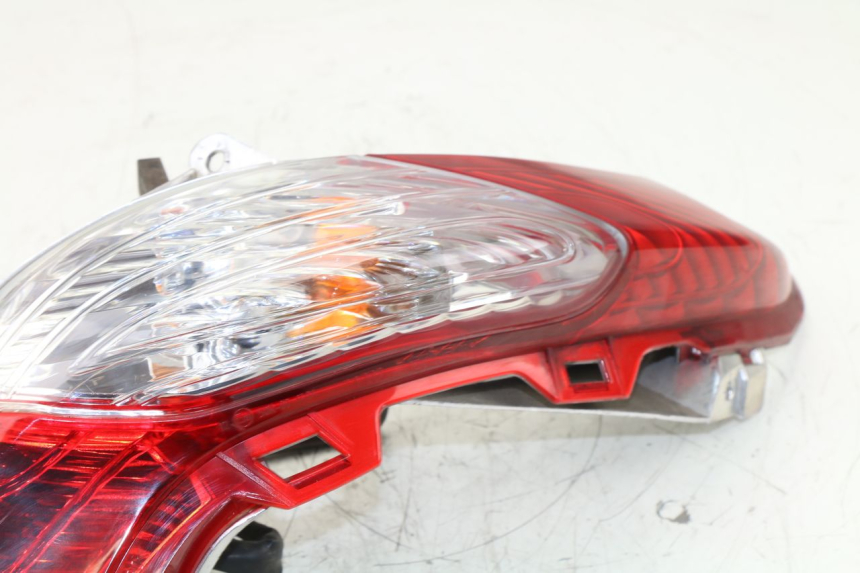 photo de LUZ TRASERA DERECHA HONDA FES S-WING SWING ABS 125 (2007 - 2015)