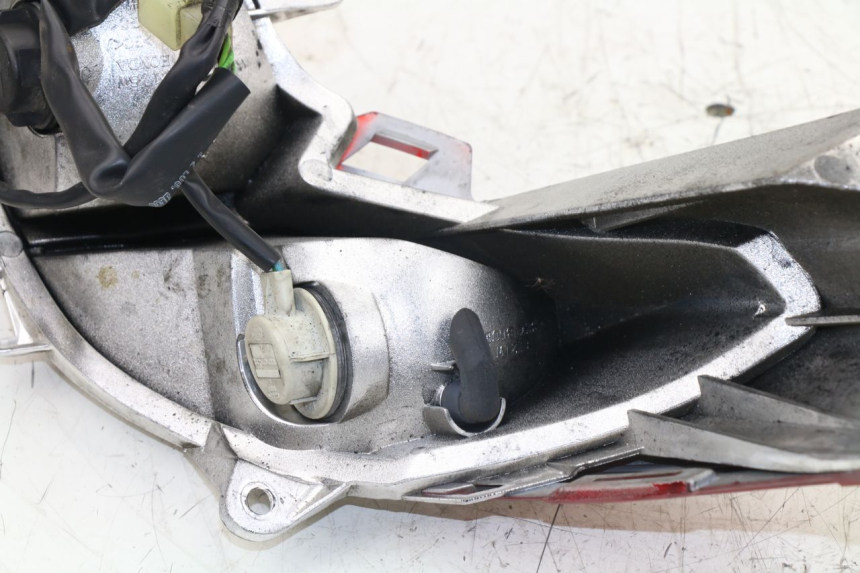 photo de LUZ TRASERA DERECHA HONDA FES S-WING SWING ABS 125 (2007 - 2015)