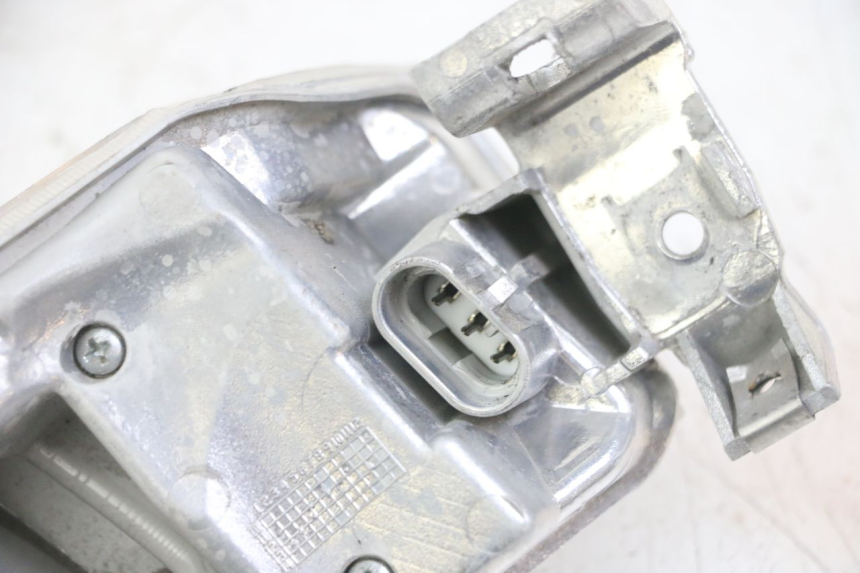 photo de LUZ TRASERA DERECHA PIAGGIO IE MP3 YOURBAN 300 (2011 - 2016)