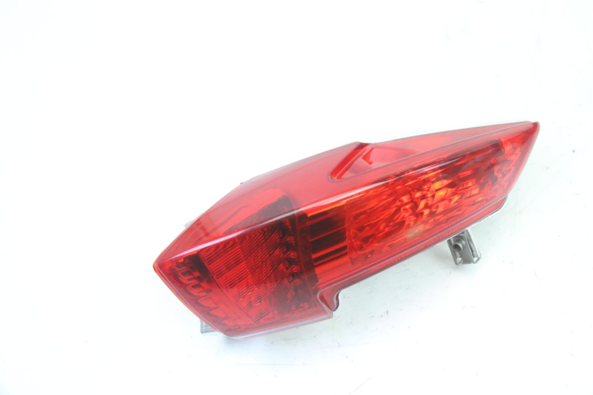 photo de LUZ TRASERA DERECHA PIAGGIO MP3 HPE 310 (2024 - 2025)