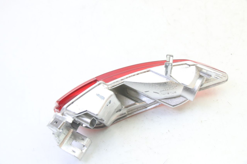 photo de LUZ TRASERA DERECHA PIAGGIO MP3 HPE 310 (2024 - 2025)