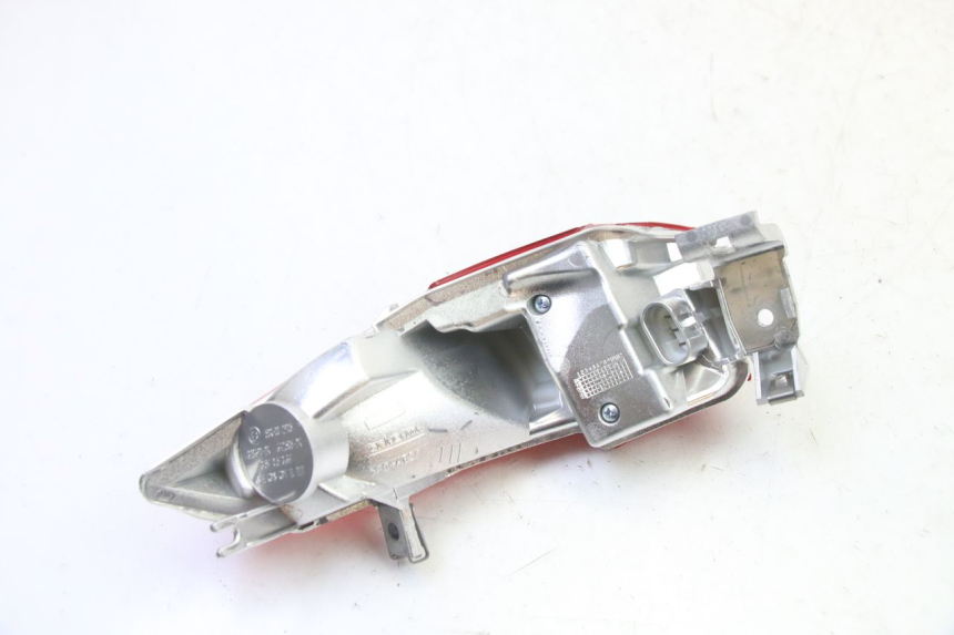 photo de LUZ TRASERA DERECHA PIAGGIO MP3 HPE 310 (2024 - 2025)