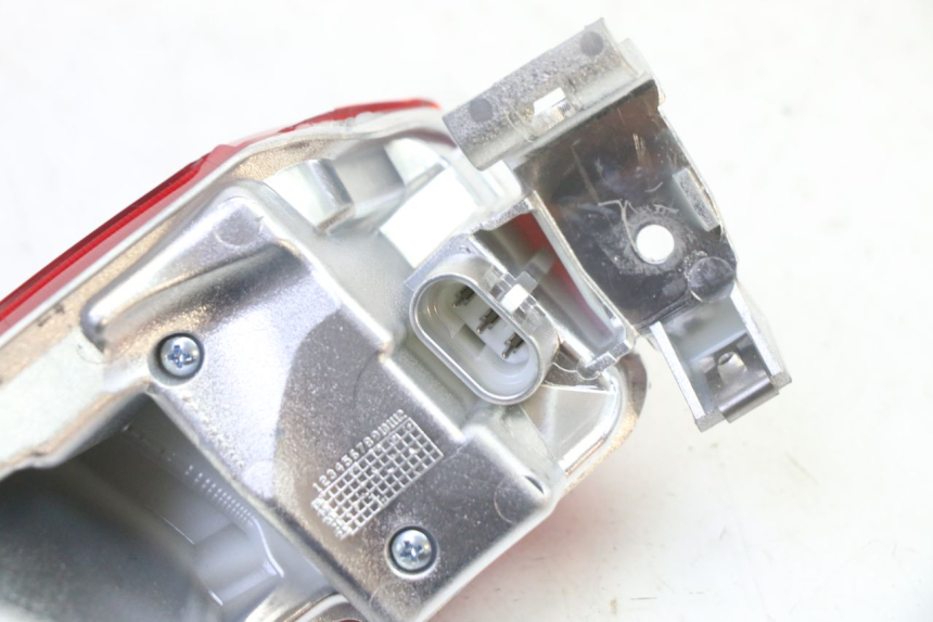 photo de LUZ TRASERA DERECHA PIAGGIO MP3 HPE 310 (2024 - 2025)