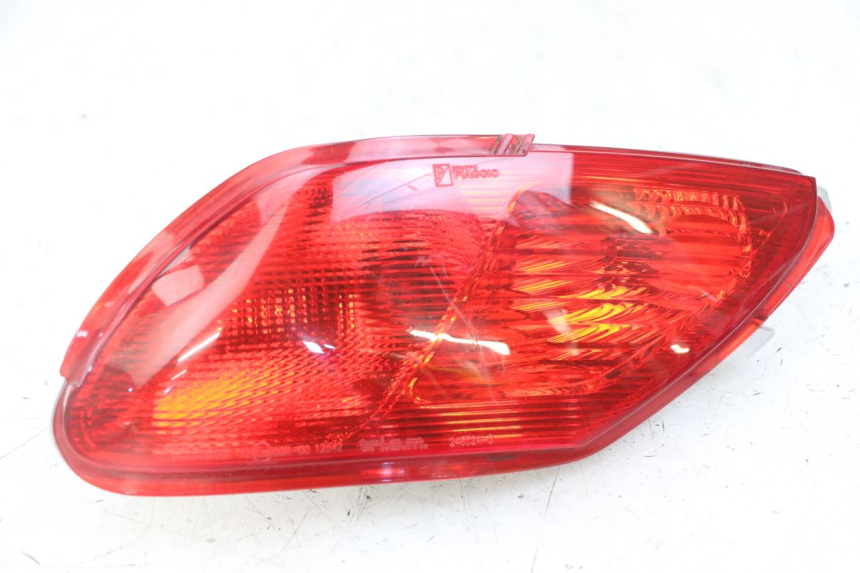 photo de LUZ TRASERA DERECHA PIAGGIO MP3 LT 300 (2010 - 2016)