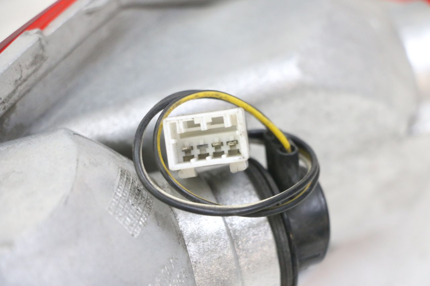 photo de LUZ TRASERA DERECHA PIAGGIO MP3 LT 300 (2010 - 2016)