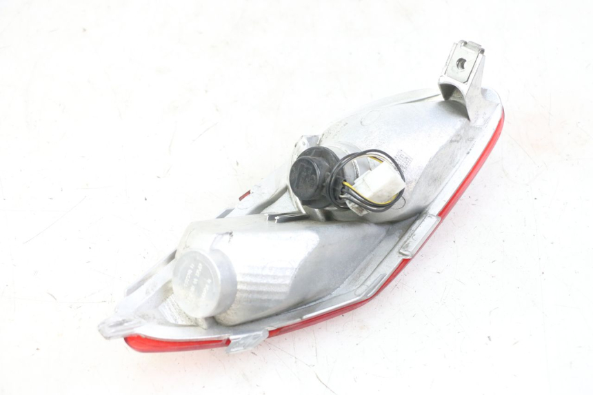 photo de LUZ TRASERA DERECHA PIAGGIO MP3 LT 300 (2010 - 2016)