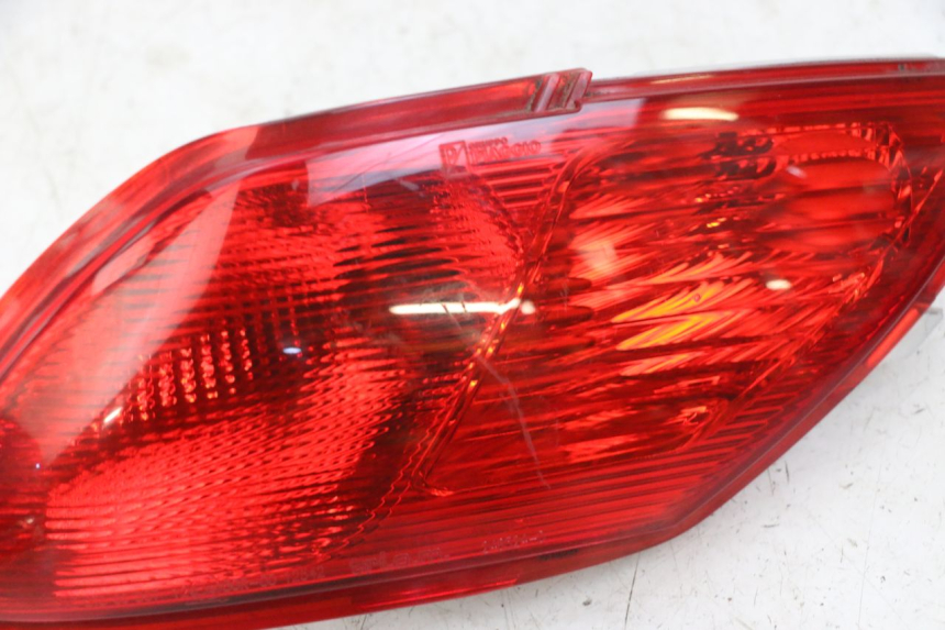 photo de LUZ TRASERA DERECHA PIAGGIO MP3 LT 300 (2010 - 2016)