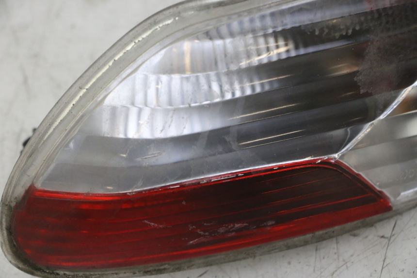 photo de FARO TRASERO DERECHO PIAGGIO MP3 LT 400 (2007 - 2012)