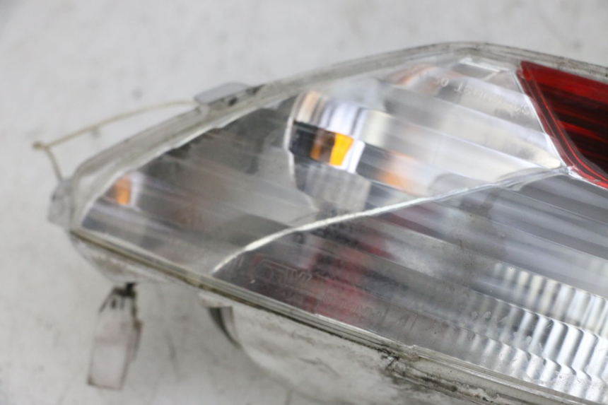 photo de FARO TRASERO DERECHO PIAGGIO MP3 LT 400 (2007 - 2012)