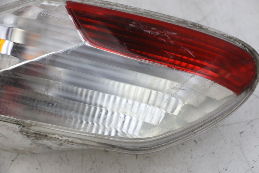 photo de FARO TRASERO DERECHO PIAGGIO MP3 LT 400 (2007 - 2012)