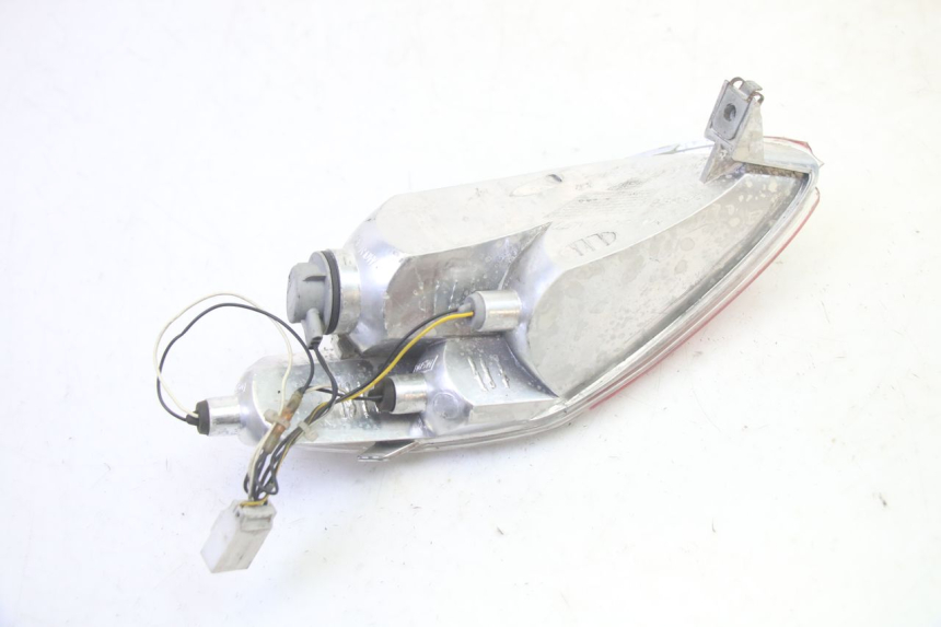 photo de FARO TRASERO DERECHO PIAGGIO MP3 LT 400 (2007 - 2012) - Detalles de los puntos de fijación