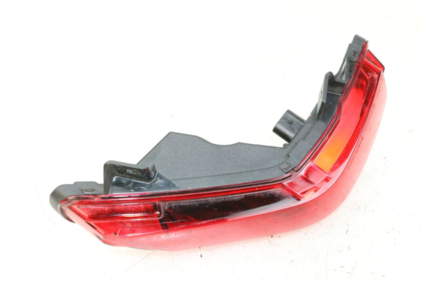 photo de LUZ TRASERA DERECHA PIAGGIO MP3 500 (2014 - 2016)
