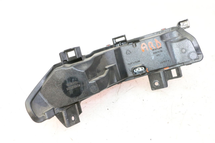 photo de LUZ TRASERA DERECHA PIAGGIO MP3 500 (2014 - 2016)