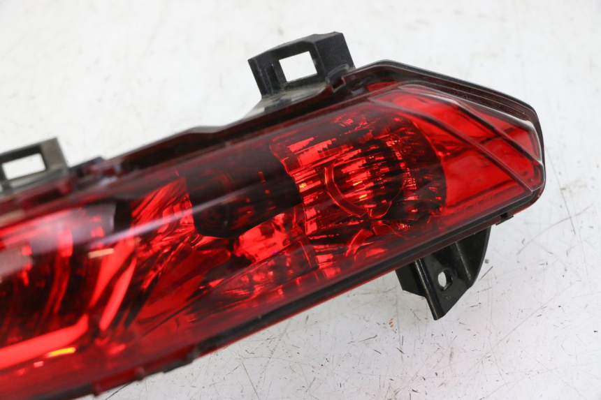 photo de LUZ TRASERA DERECHA PIAGGIO MP3 500 (2014 - 2016)