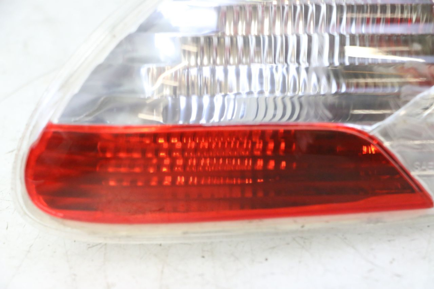 photo de LUZ TRASERA DERECHA PIAGGIO MP3 RL 250 (2007 - 2010)